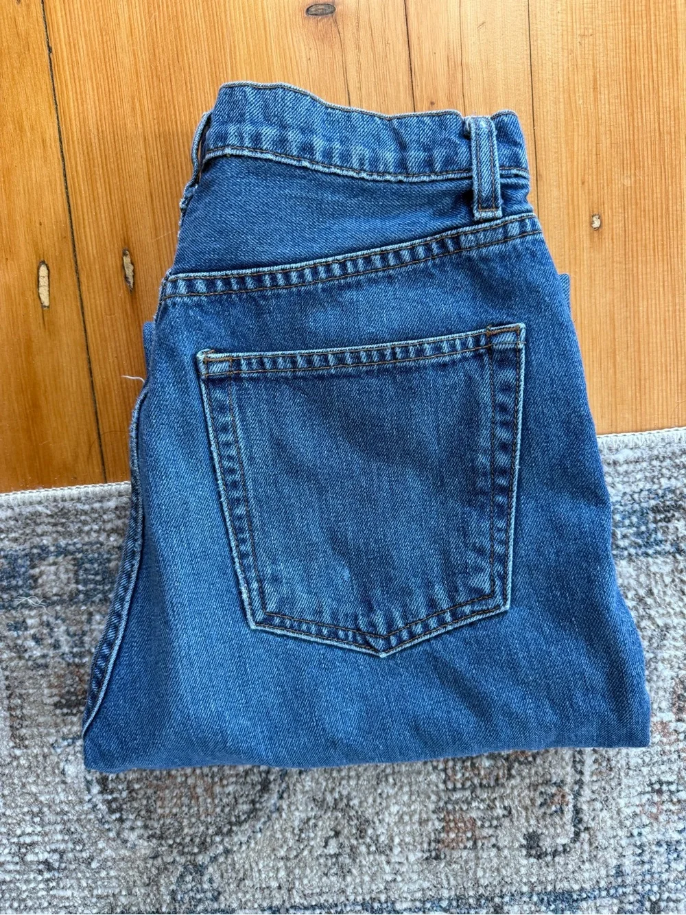 Reformation high rise straight leg jeans in Baltic wash (26) - made in USA - Picture 7 of 9
